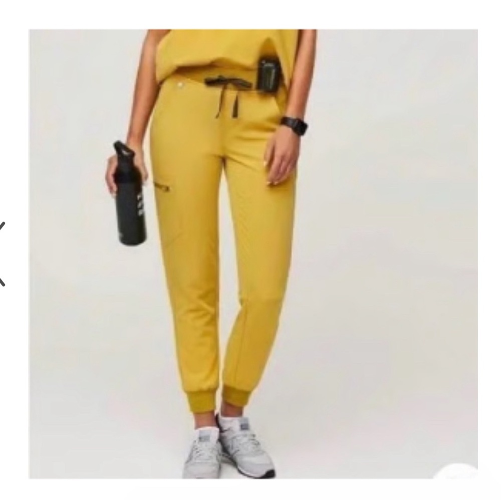 Woman’s light gold Zamora tall jogger scrub pants